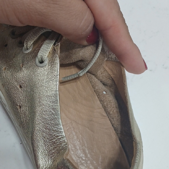 Gold Women's Sneakers By Darkwood, Sz8 , Leather Super Soft, Pre-owned - Picture 5 of 7